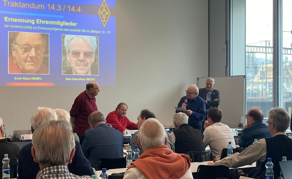 die Laudatio hält Martin HB9ARK die Laudatio hält Martin HB9ARK